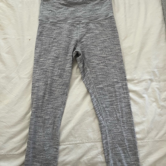 Cropped Lululemon leggings - Picture 1 of 2